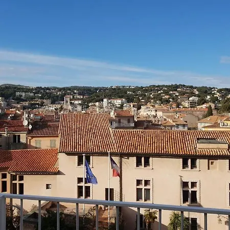 Ravissant Deux Pieces Plein Centre Avec Terrasse