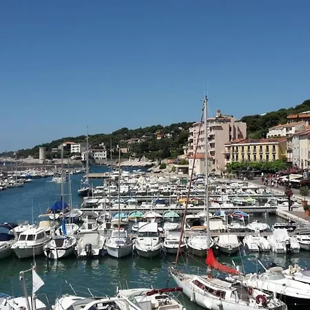 Ravissant Deux Pieces Plein Centre Avec Terrasse Lägenhet *