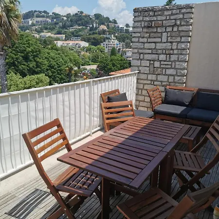 Ravissant Deux Pieces Plein Centre Avec Terrasse